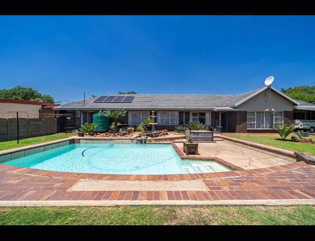 3 BEDROOM HOUSE FOR SALE IN PARKRAND